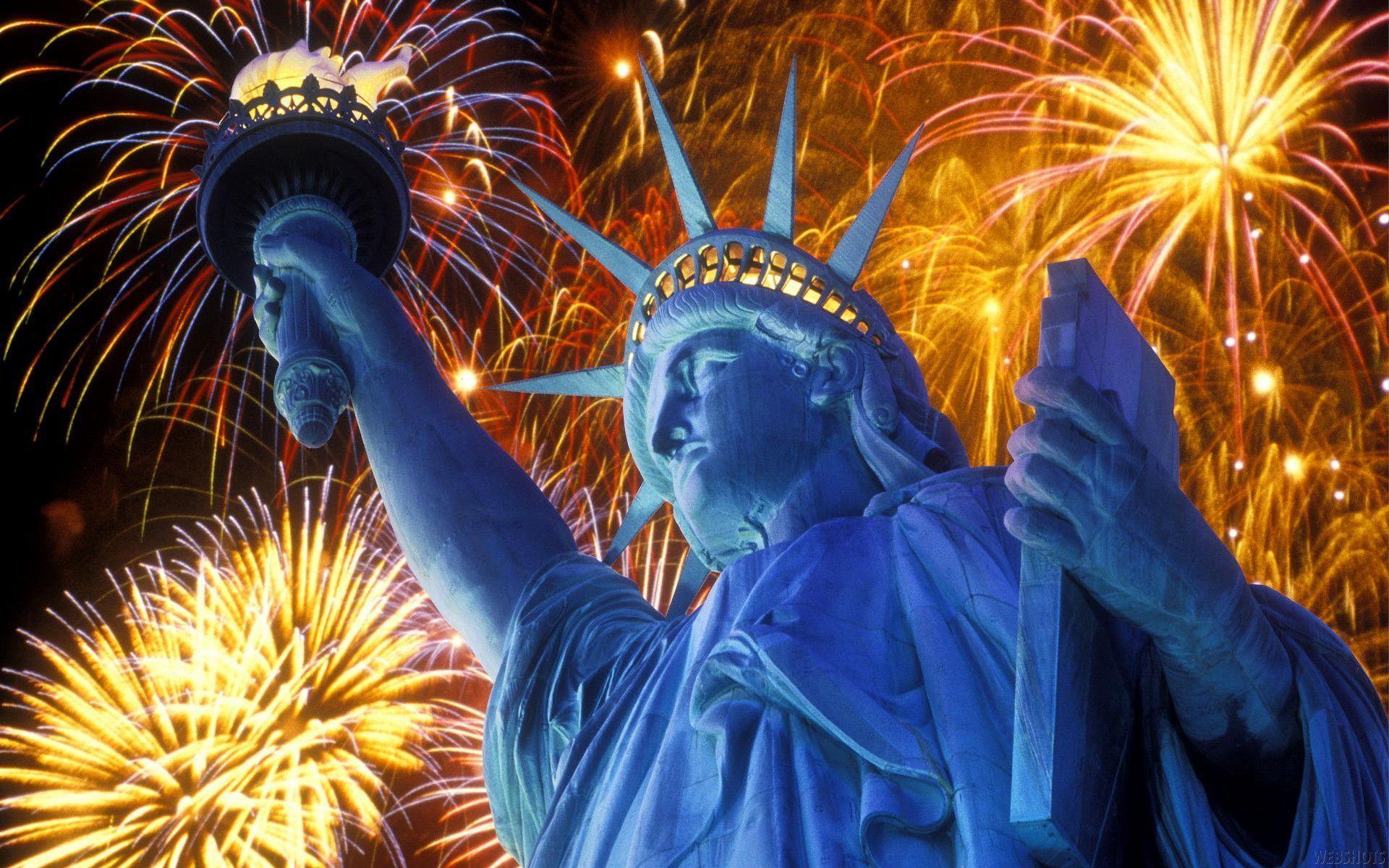 4th of July Fireworks in Statue of Liberty Exclusive HD Wallpaper