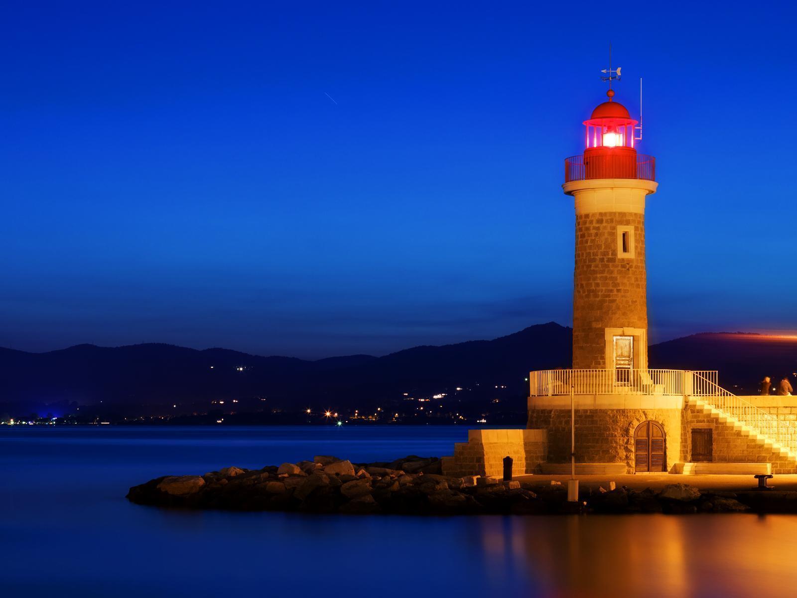 Red Cap Lighthouse wallpaper