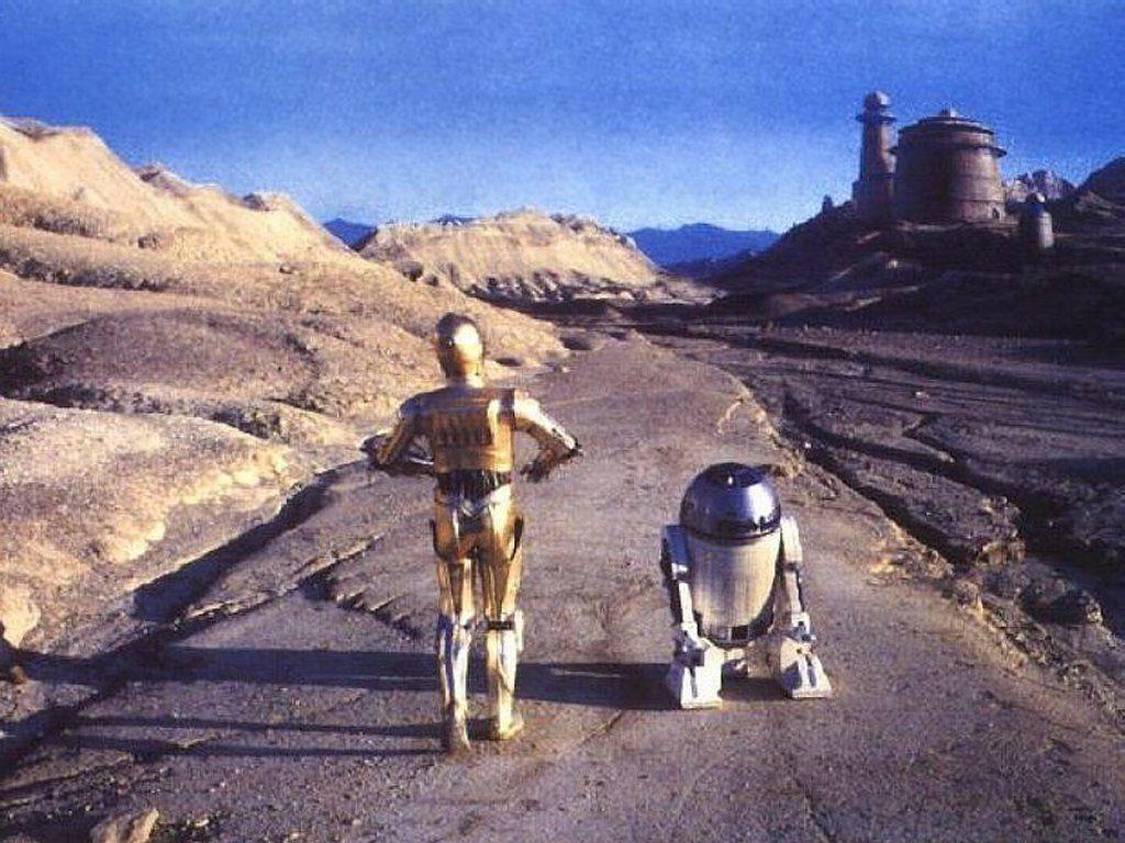 R2 D2 & C 3PO D2 Wallpaper