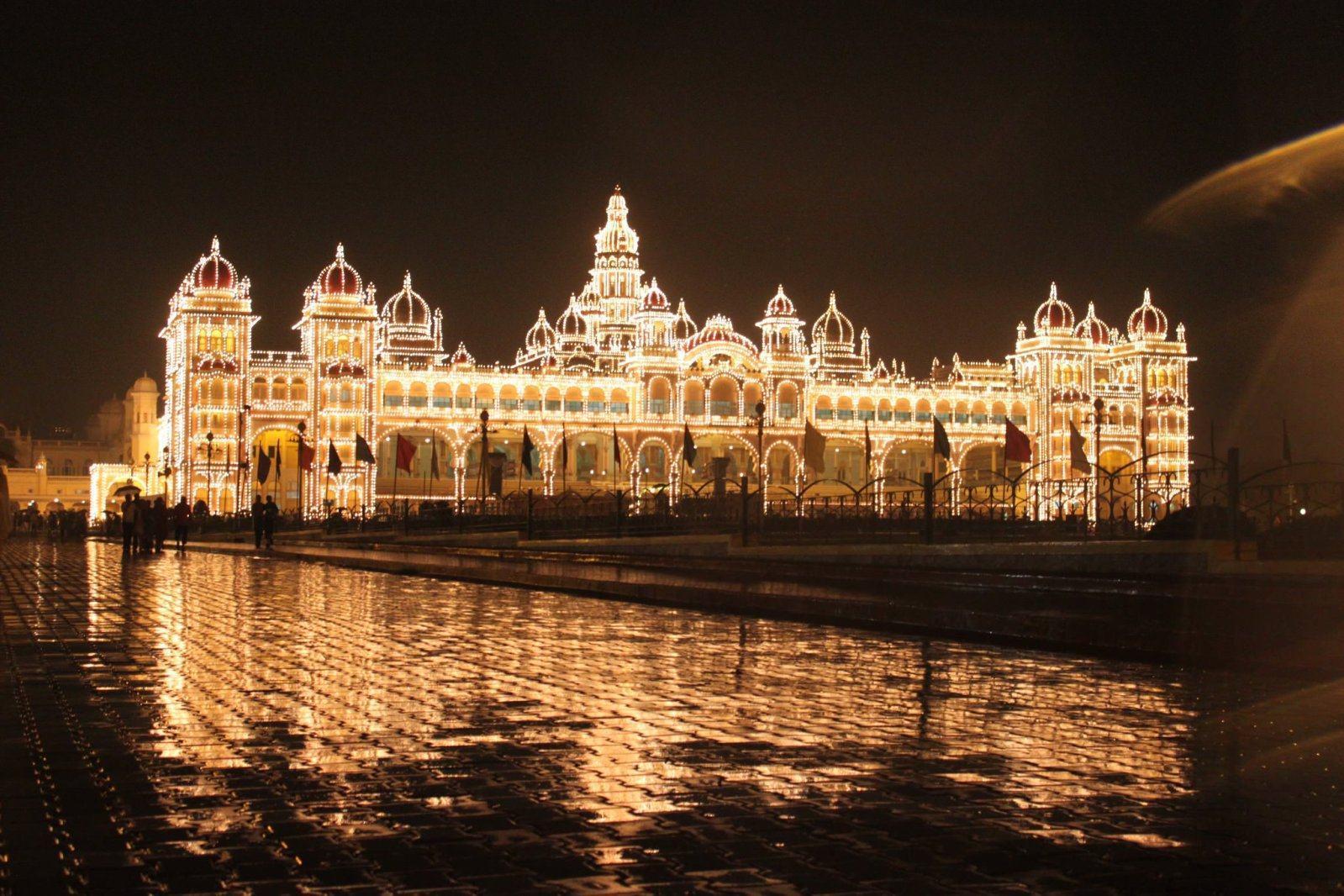 Mysore Palace Chamundi Hills Incredible India HD Wallpaper & Bac