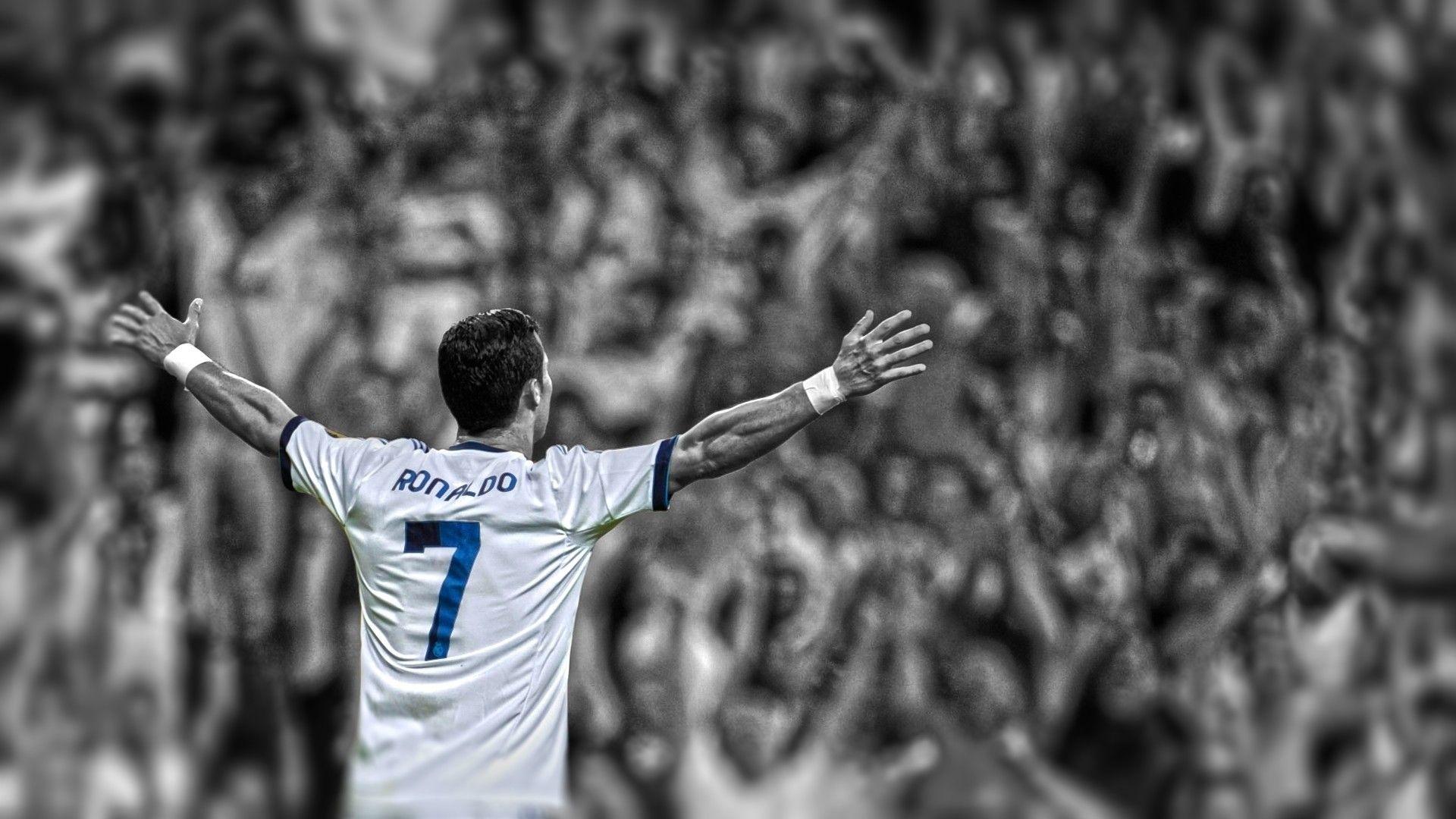 The player of Real Madrid Cristiano Ronaldo plays as number 7