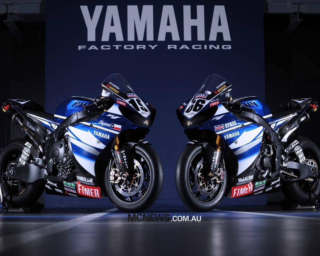 All About Ducati: Yamaha R1 SuperBike Wallpaper
