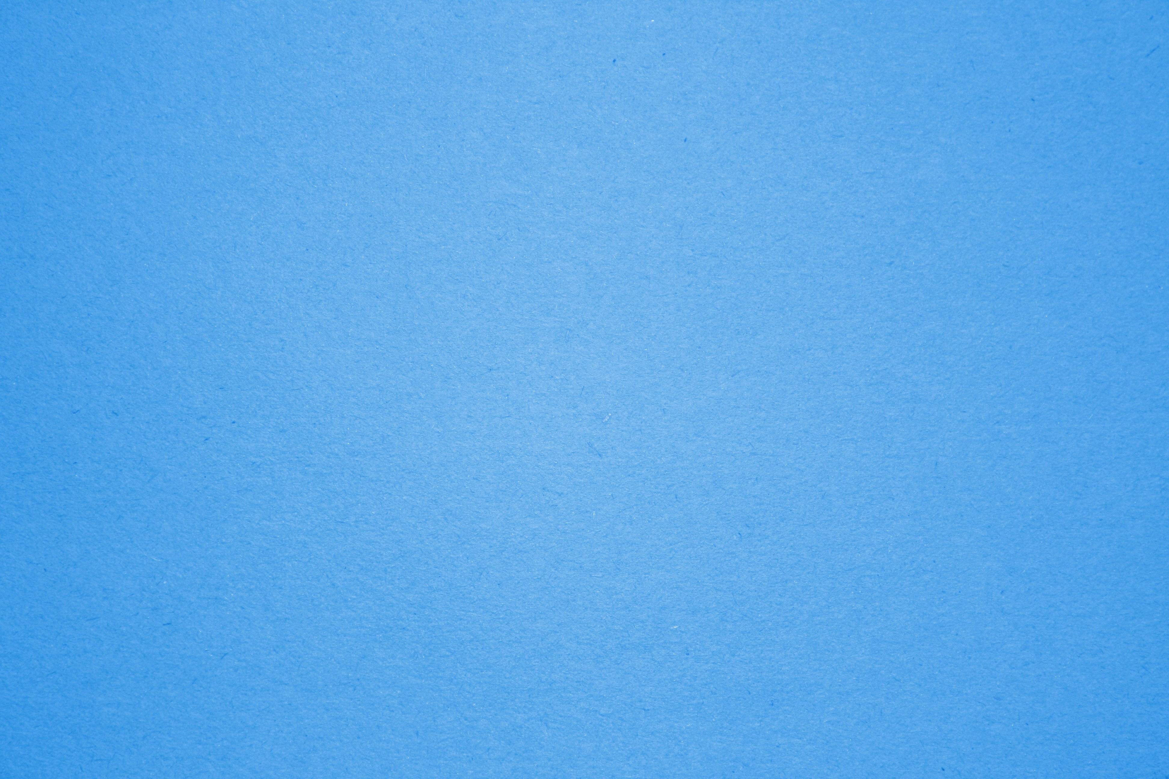 wallpaper: light blue background