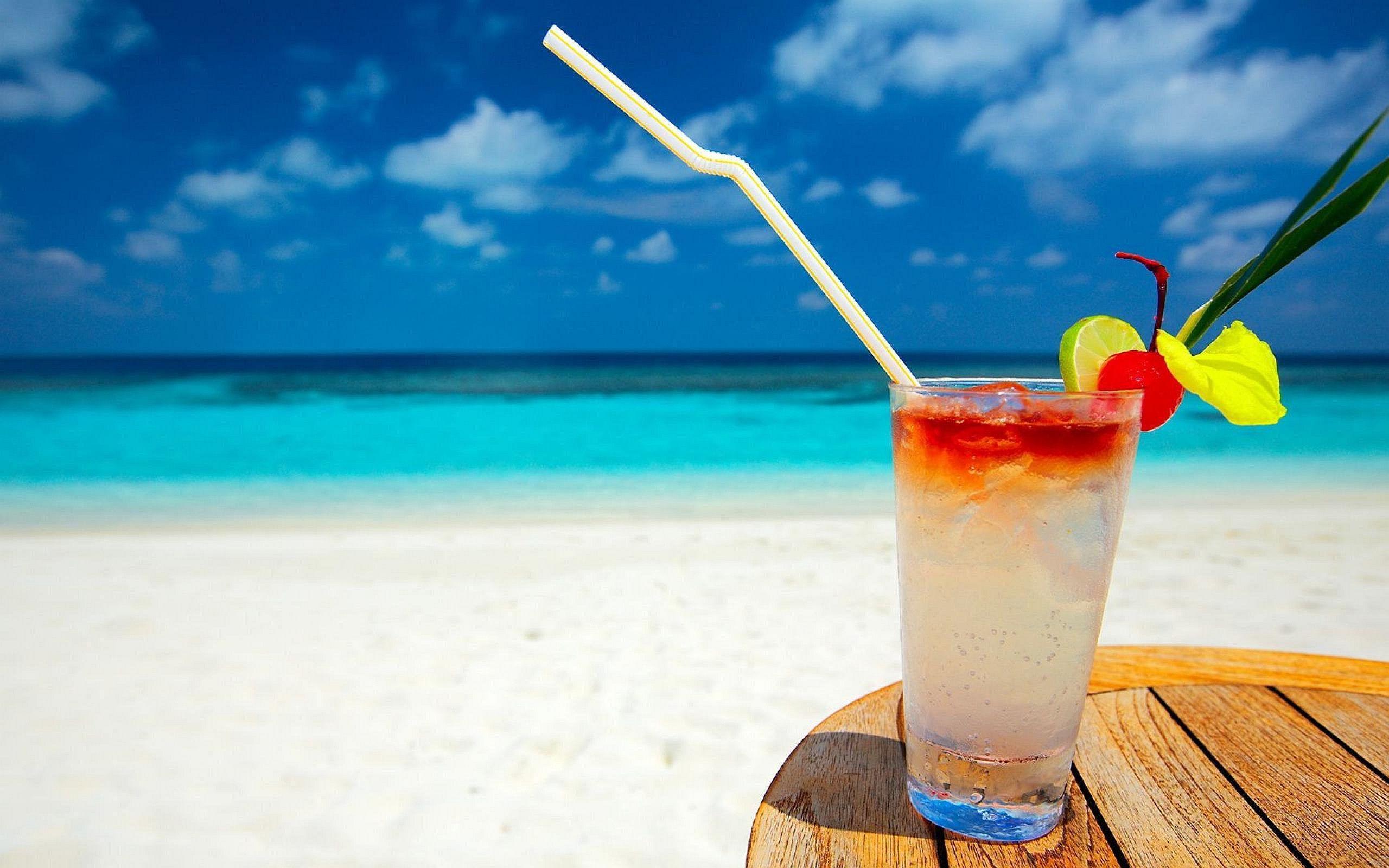 Cocktails on The Beach Wallpaper
