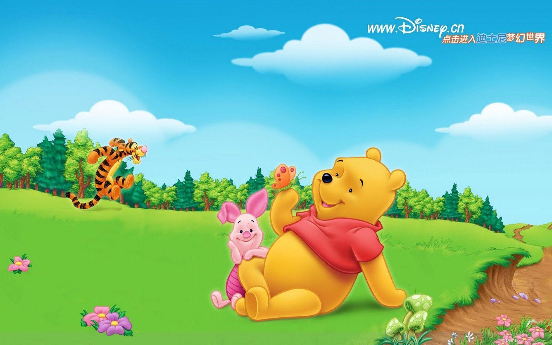 Winnie The Pooh Hug wallpaper