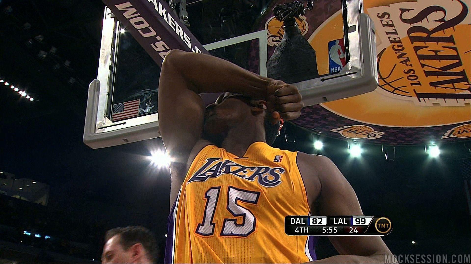 Video: Ron Artest reminds us that he is strong, the best