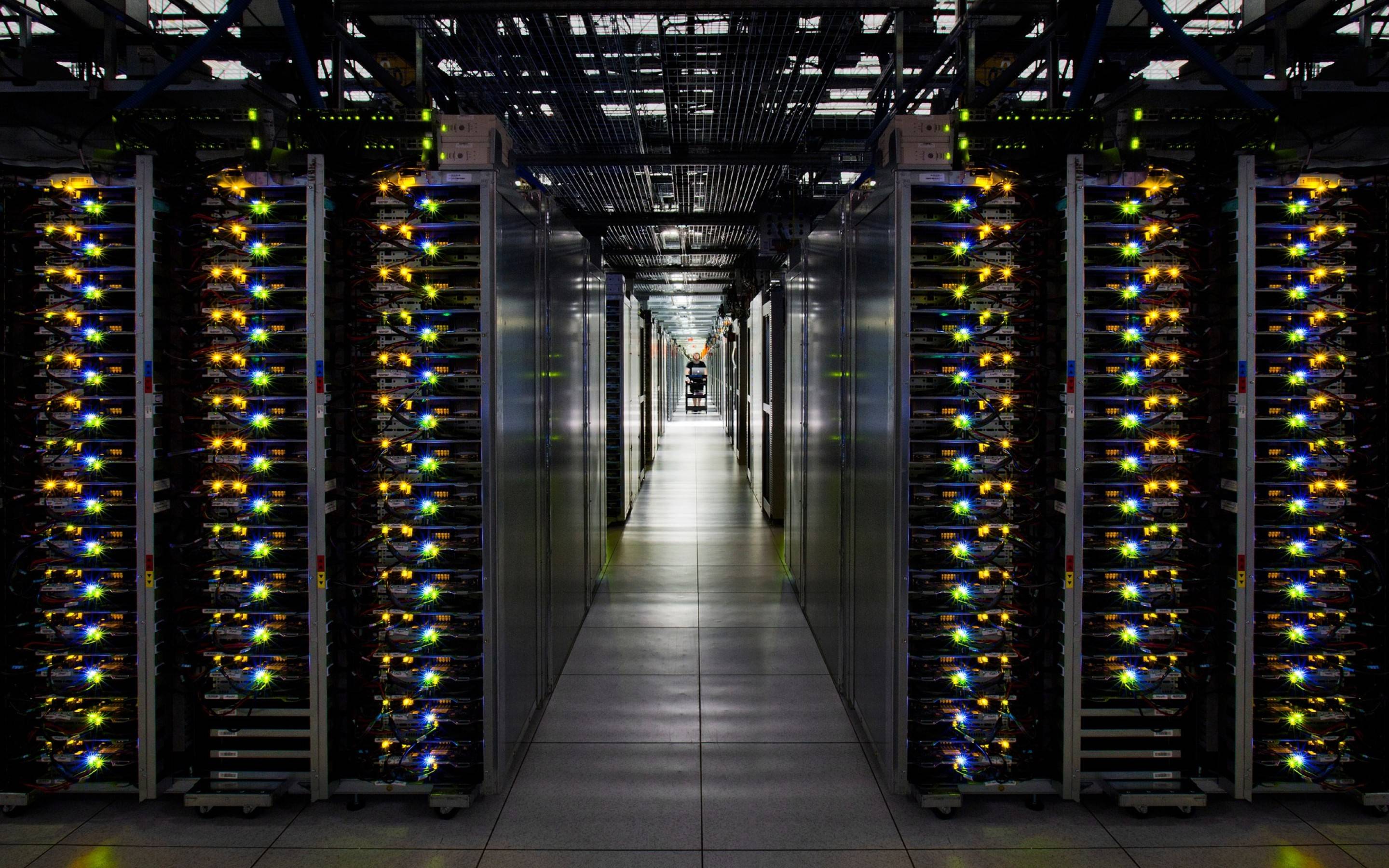 Server Datacenter (2000x1333) Wallpaper