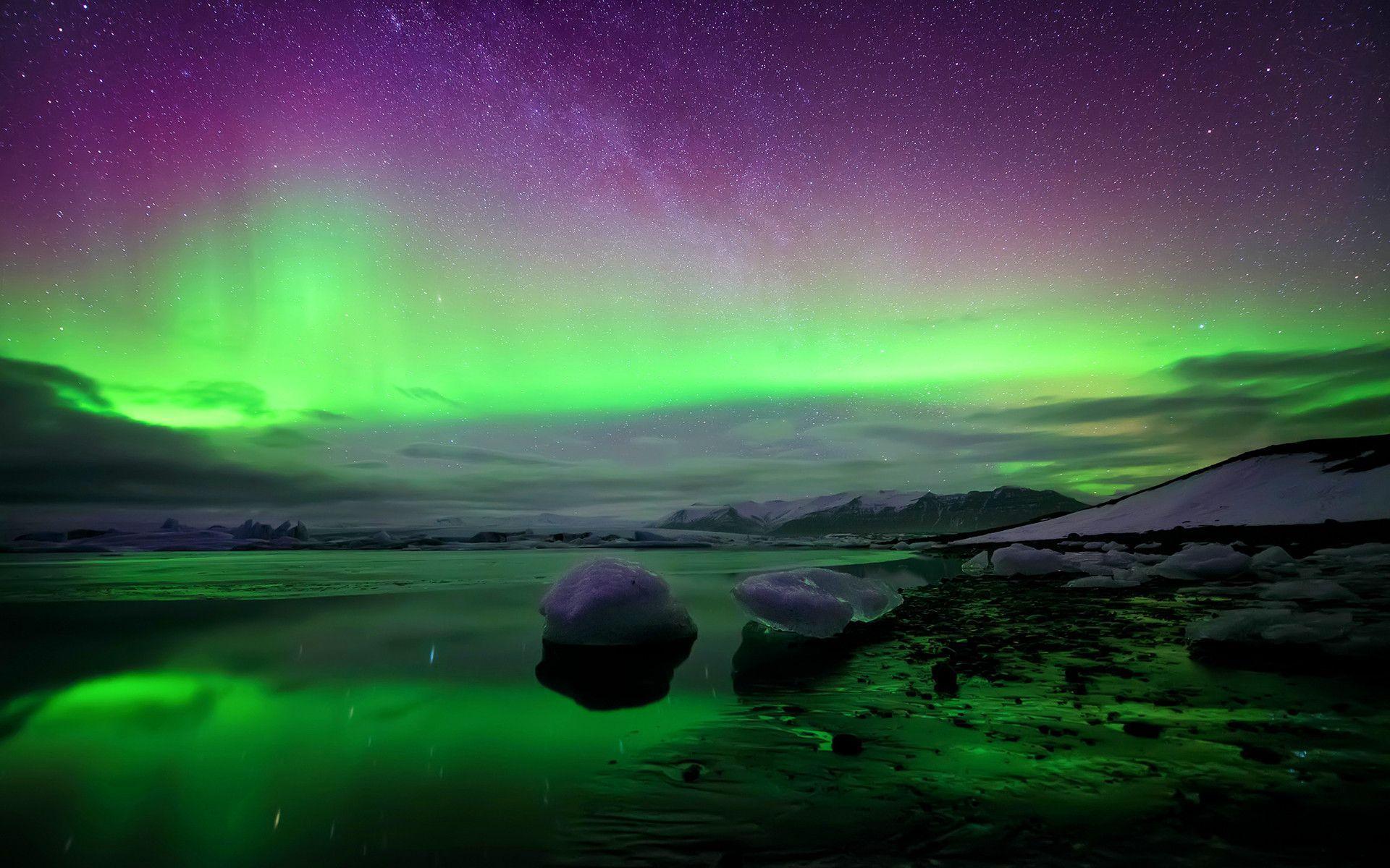 Iceland northern lights Wallpaper