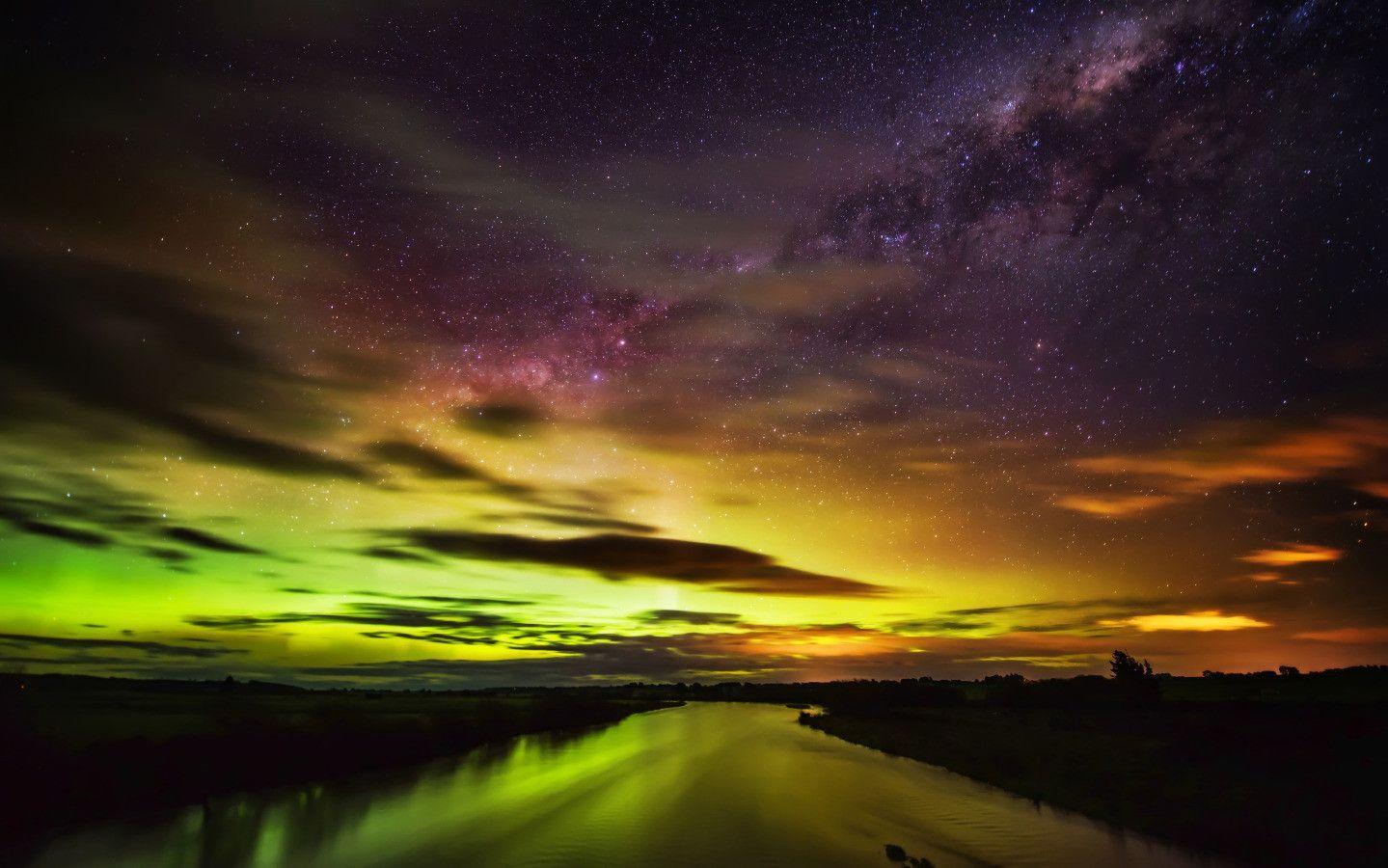 The Southern Lights in New Zealand widescreen wallpaper. Wide