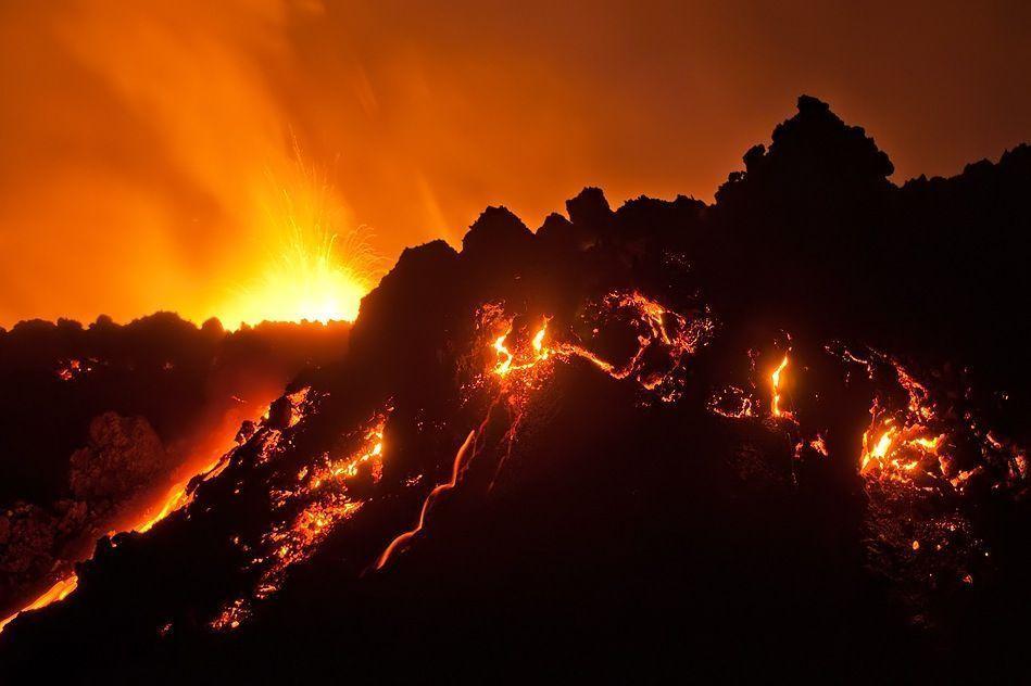 Iceland Volcano Eruption. Daily Picture
