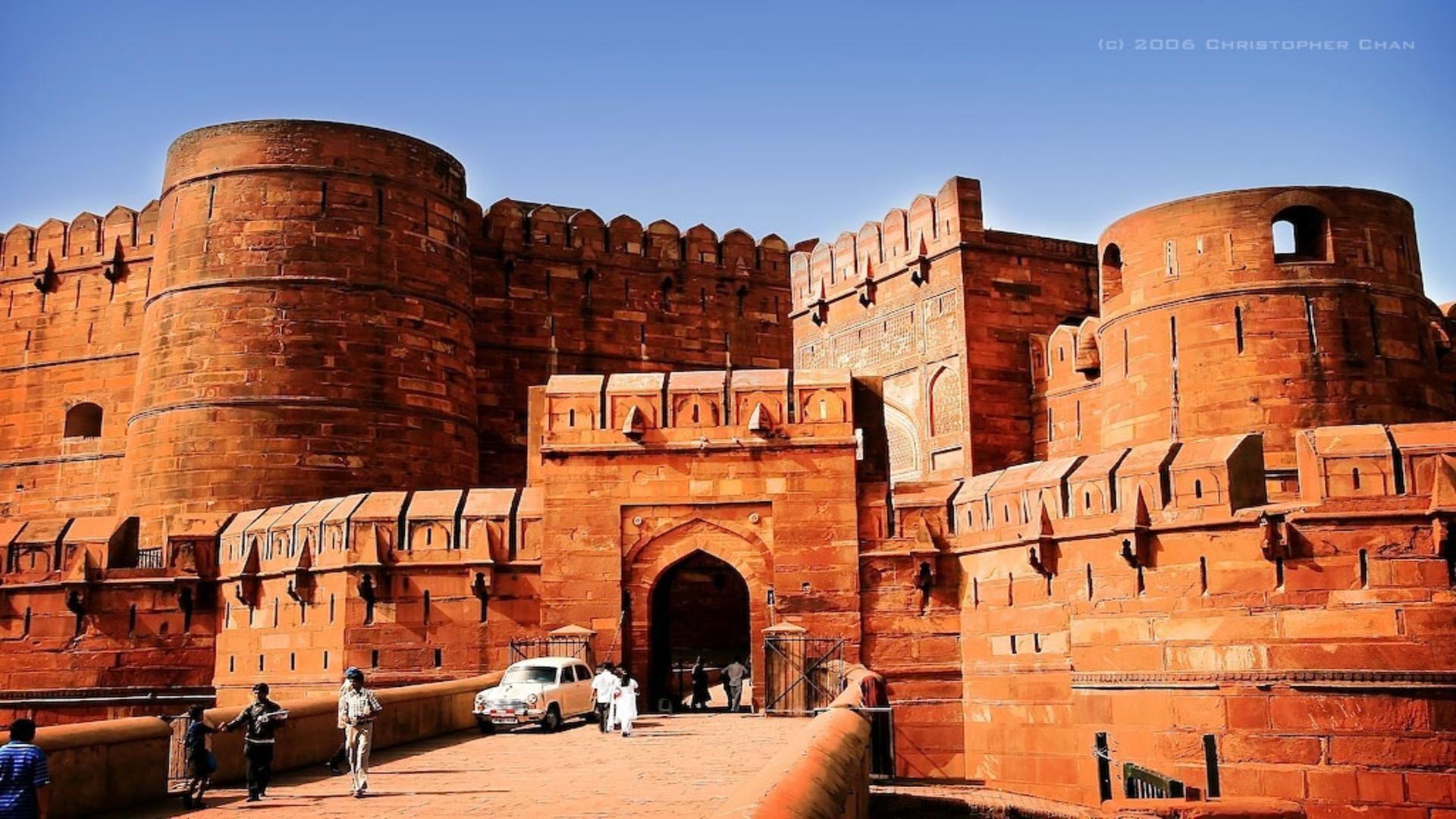 Red Fort in Agra India Lahore Gate tample free desktop background