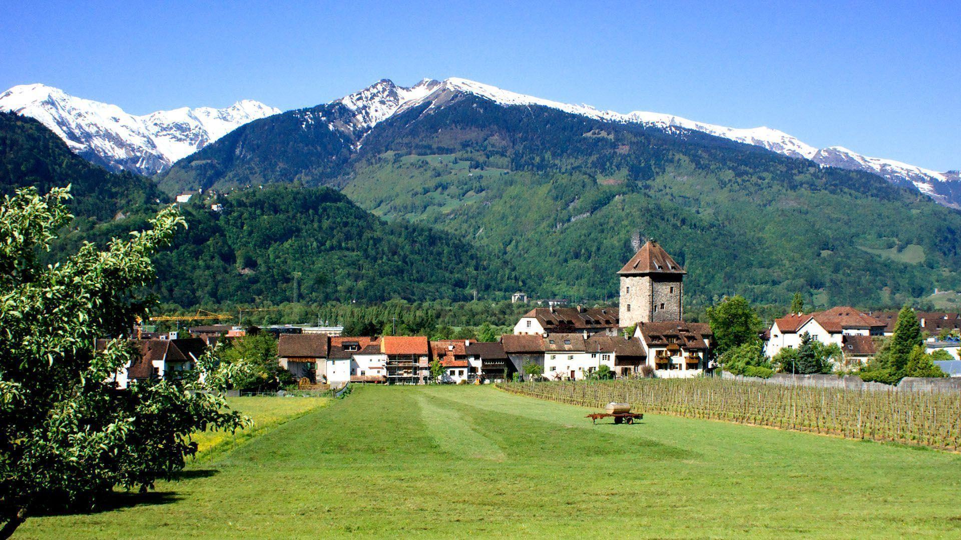 Swiss Alps Village wallpaper