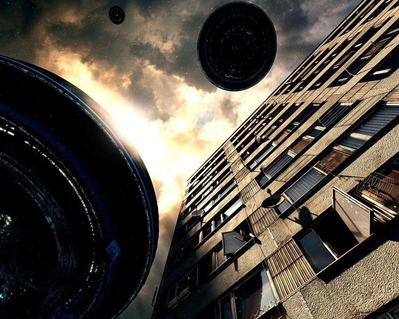 UFO in the City & Aliens Wallpaper