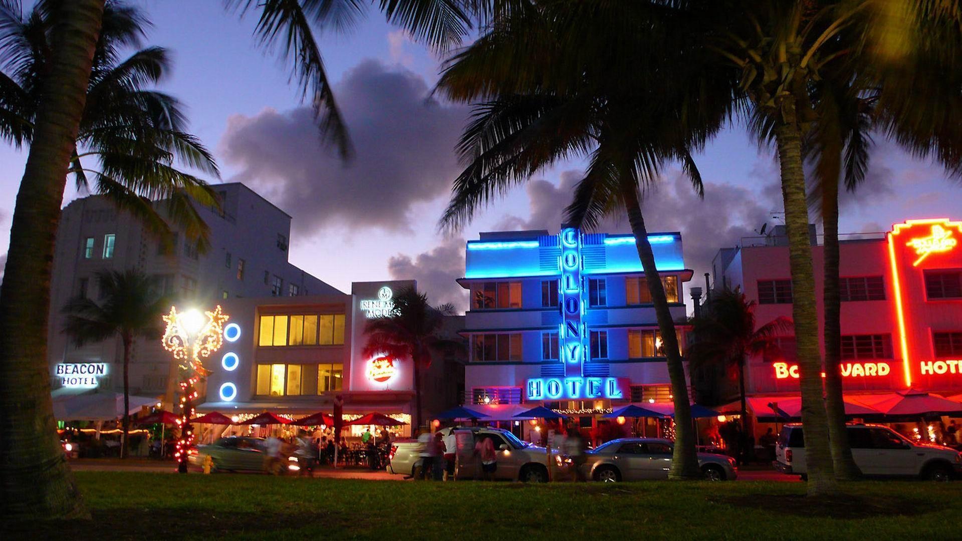 Miami South Beach Florida at Night HD Wallpaper. HD Wallpaper