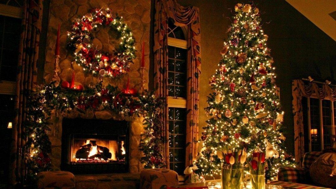 Free Christmas Decorations Wallpaper