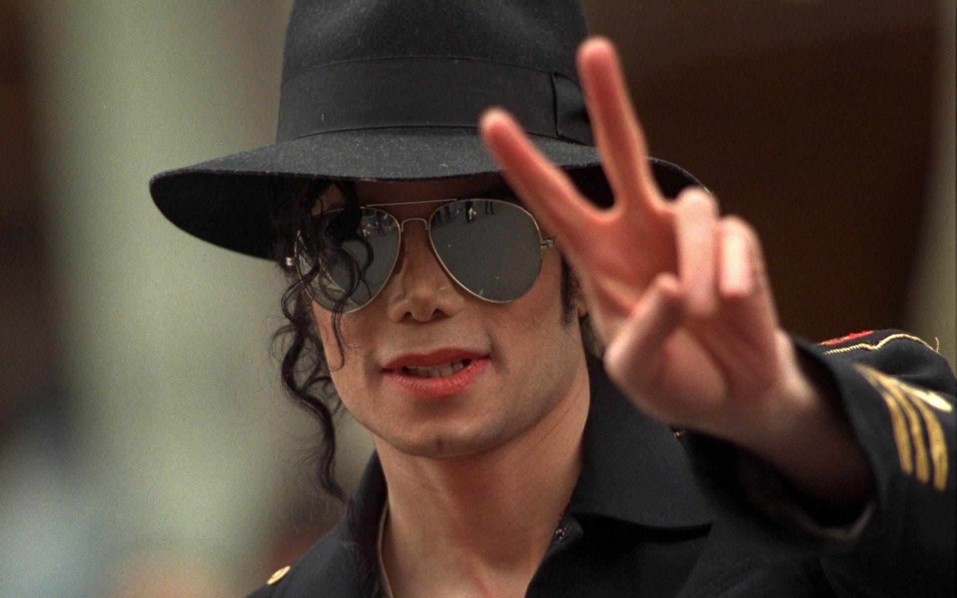 Actress Michael Jackson Wallpaper Free Download