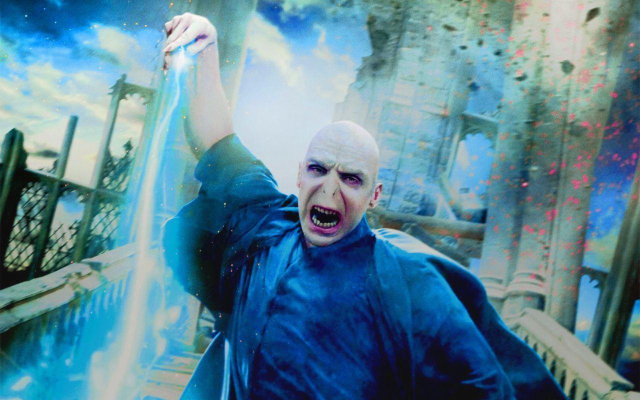 Deathly Hallows Action Wallpaper: Lord Voldemort Potter