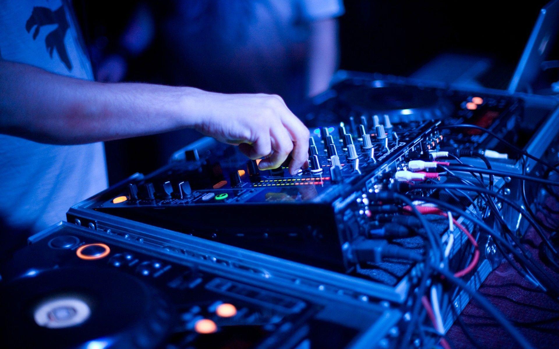DJ equipment for mixing music