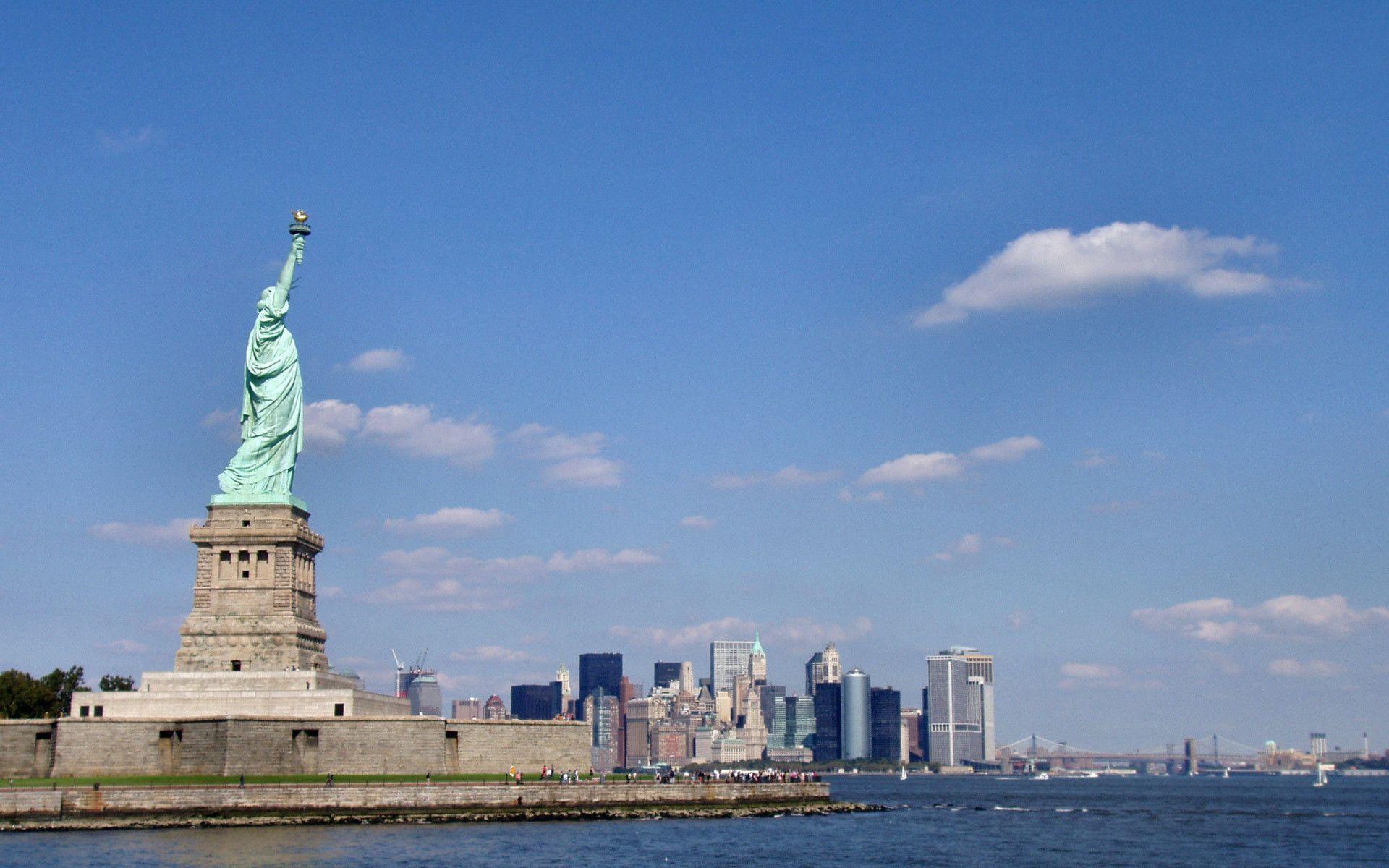 New York Statue Of Liberty wallpaper