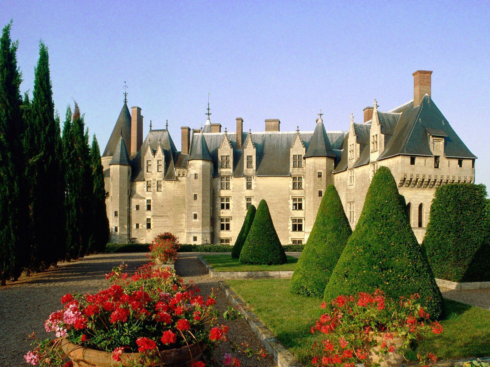 Chateau de Langeais castle free desktop background