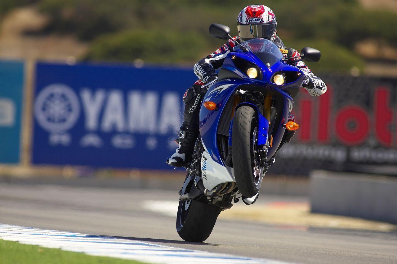 Yamaha R1 Wallpaper & Picture