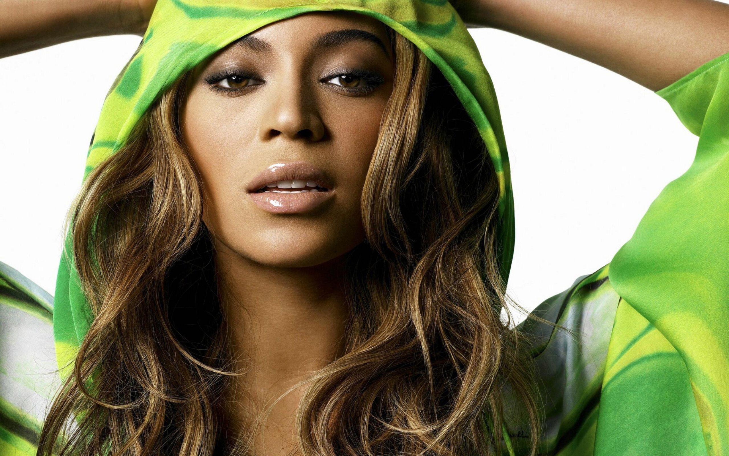 Beyonce Wallpaper 13286 2560x1600 px