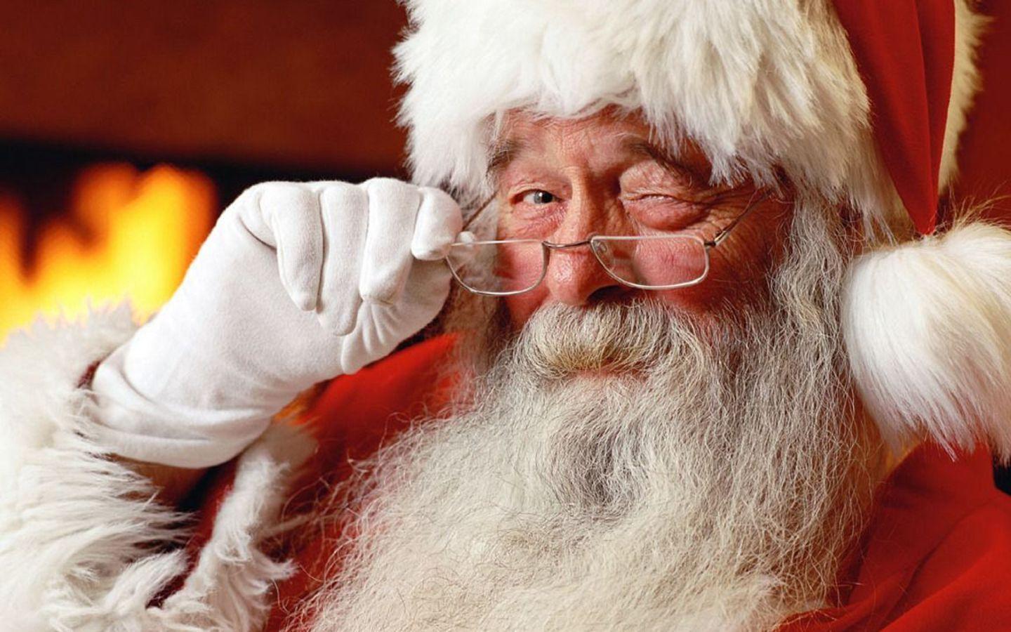 Free Adorable Old Santa Claus Picture wallpaper Wallpaper