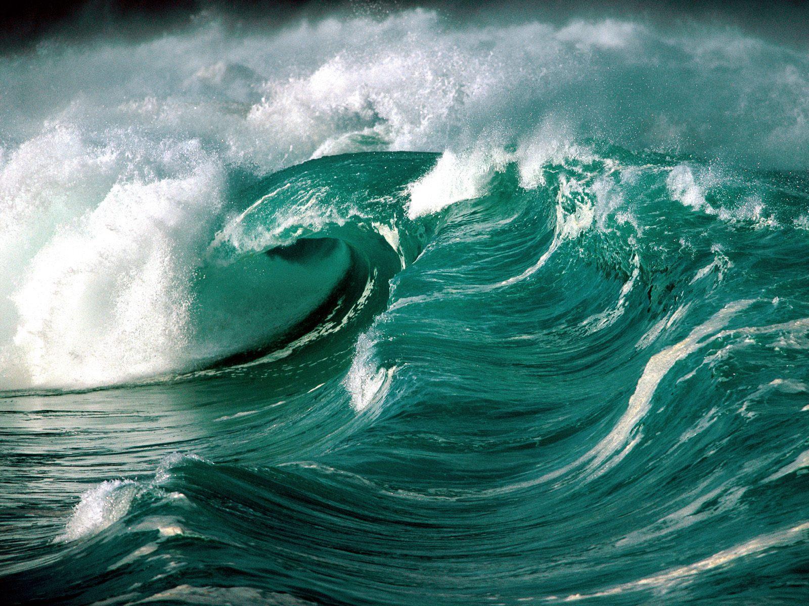 Tsunami waves on ocean free desktop background wallpaper image