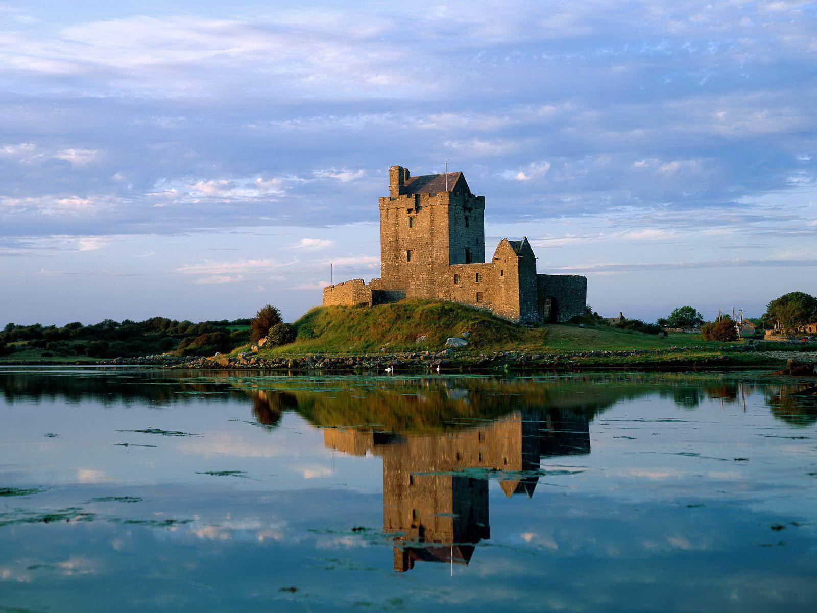 Dunguaire castle Kinvara county Clare Ireland free desktop