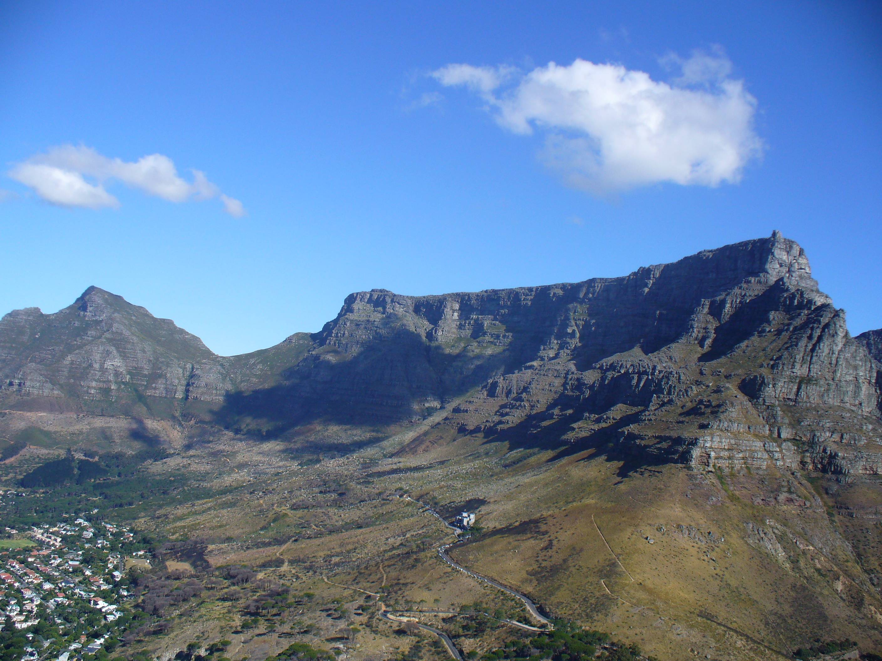 Table Mountain with Devil&;s Peak in