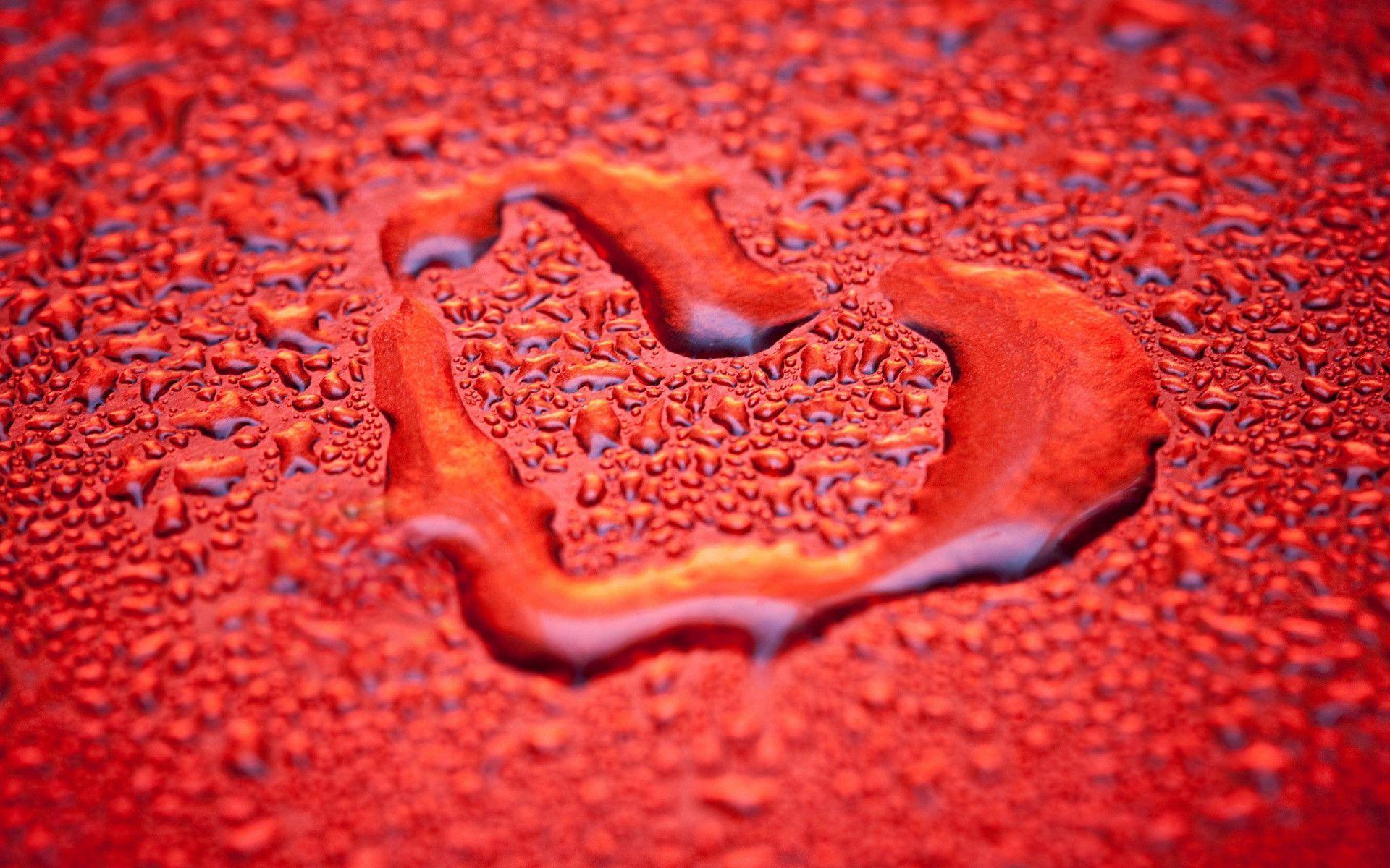 Heart Shaped Drops Wallpaper