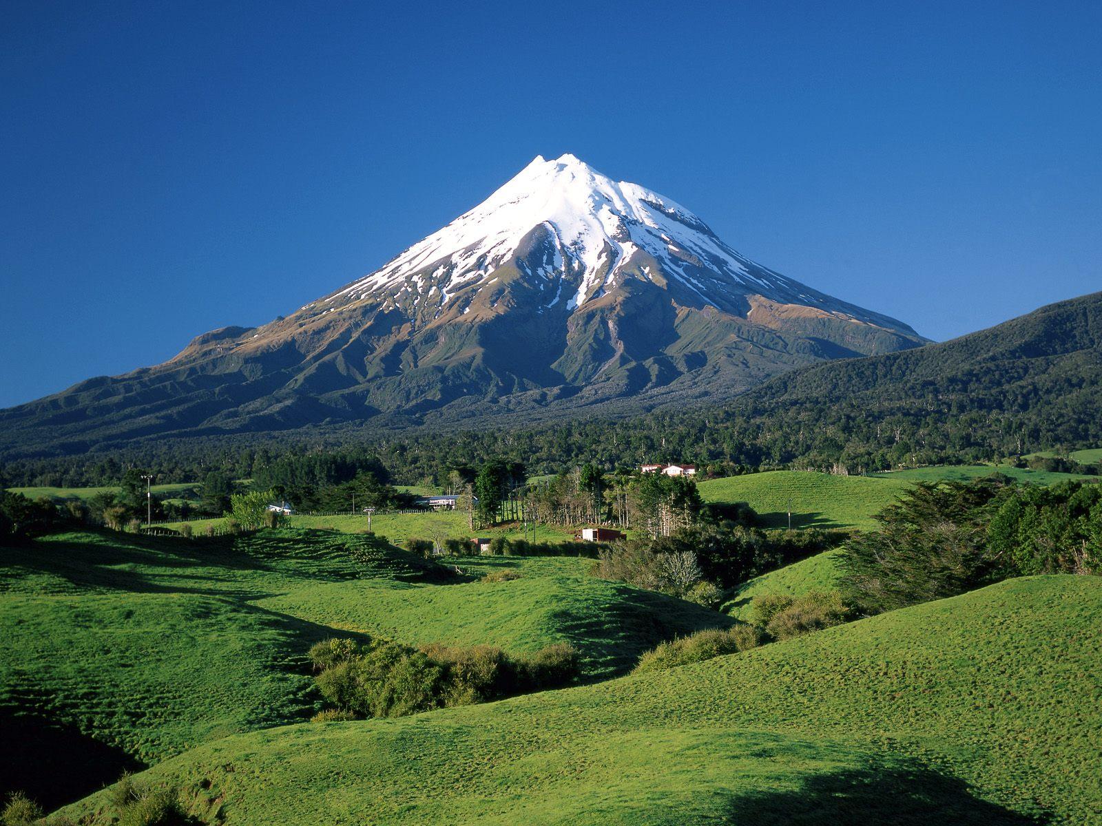 Mountain Taranaki New Zealand free desktop background