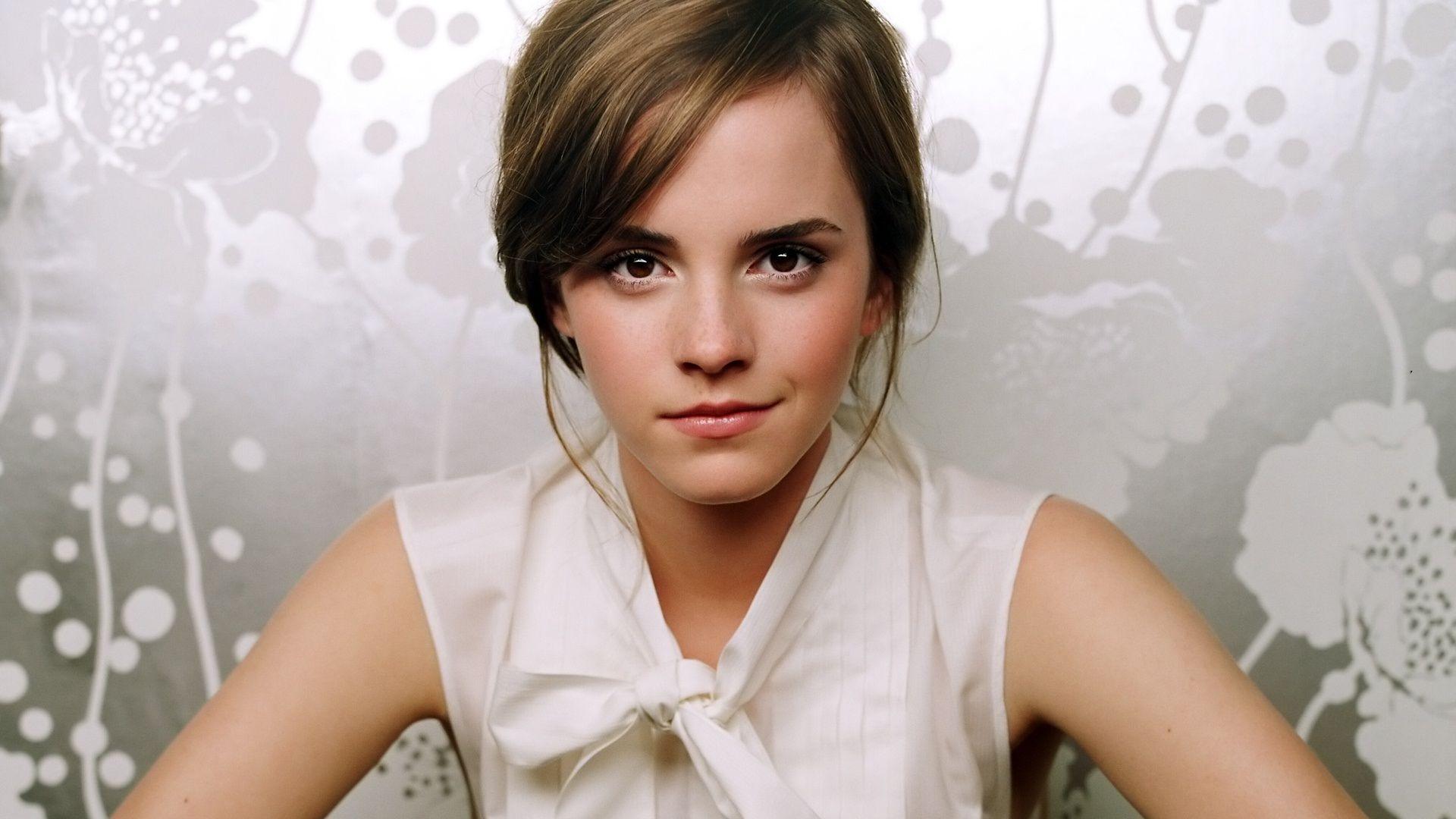 Emma Watson Desktop Wallpaper HD