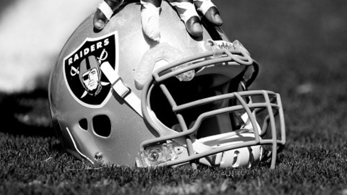 image For > Oakland Raiders Helmet Wallpaper