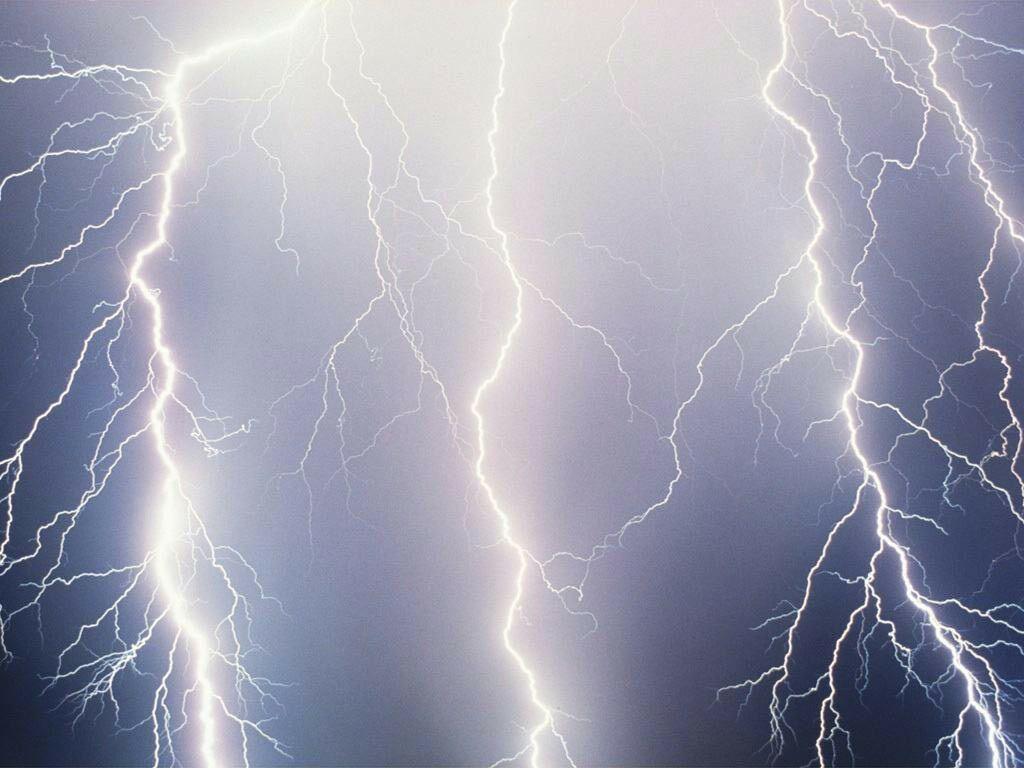 Lightning strike free desktop background wallpaper image