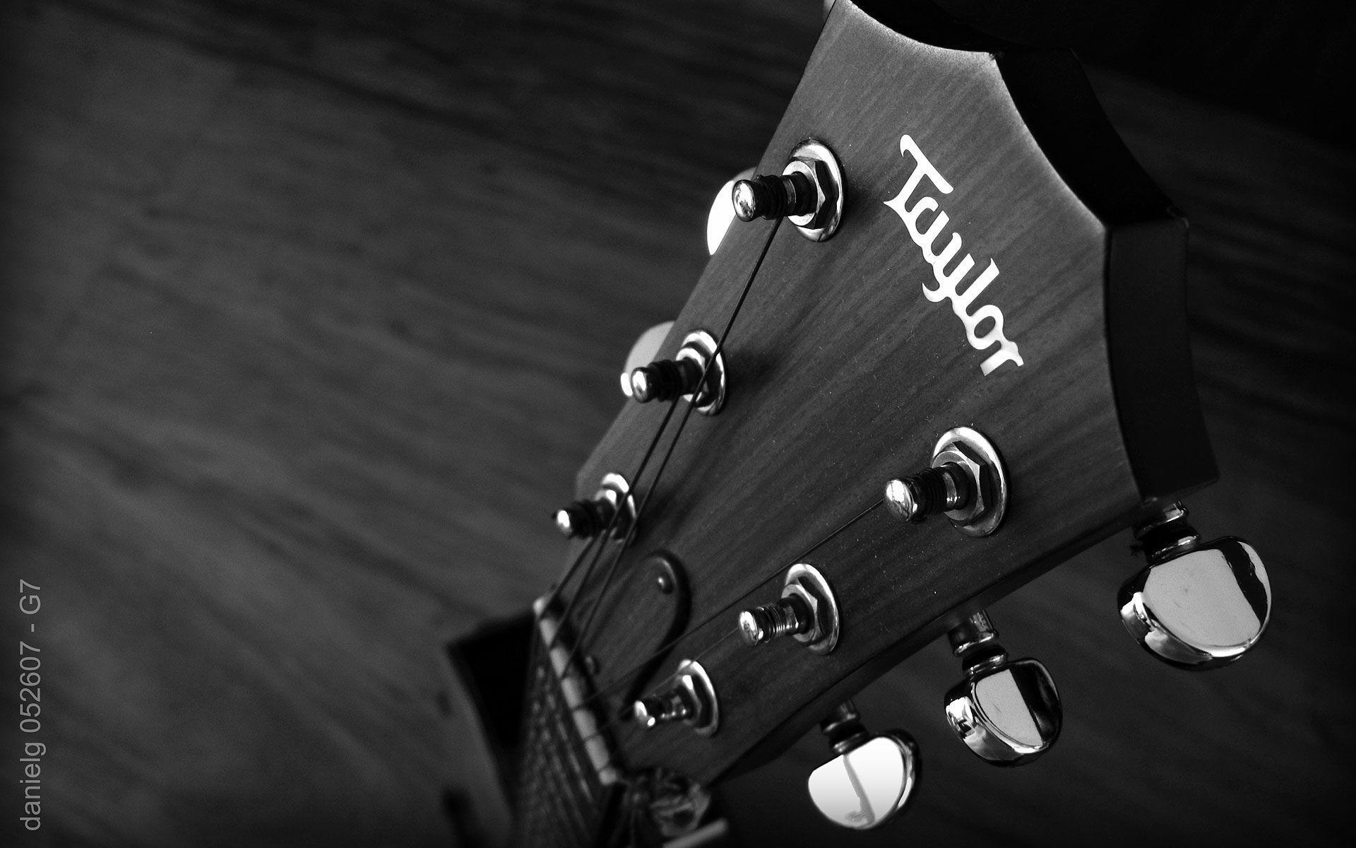 Taylor Guitar HD 13 Desktop
