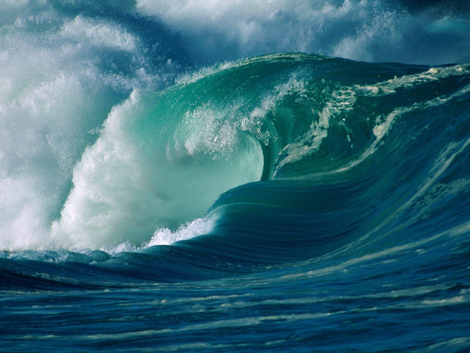 Tsunami wave free desktop background wallpaper image