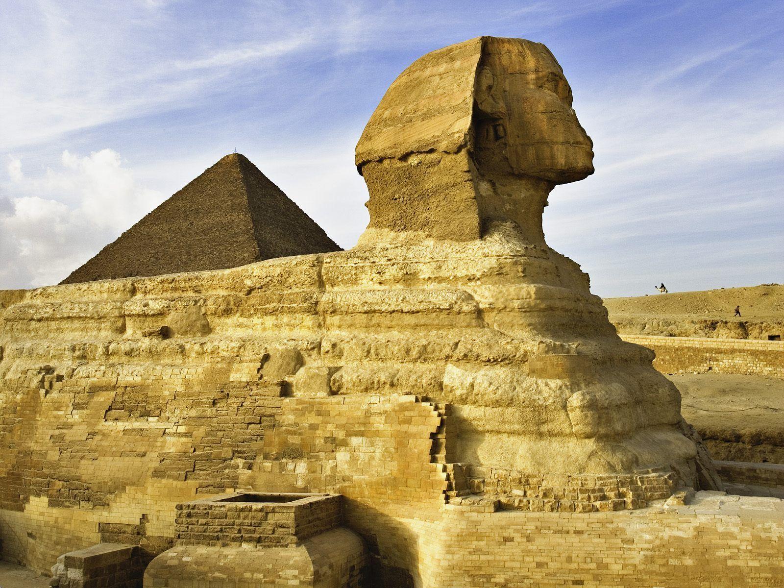 The Sphinx Near Cairo Egypt Wallpaper