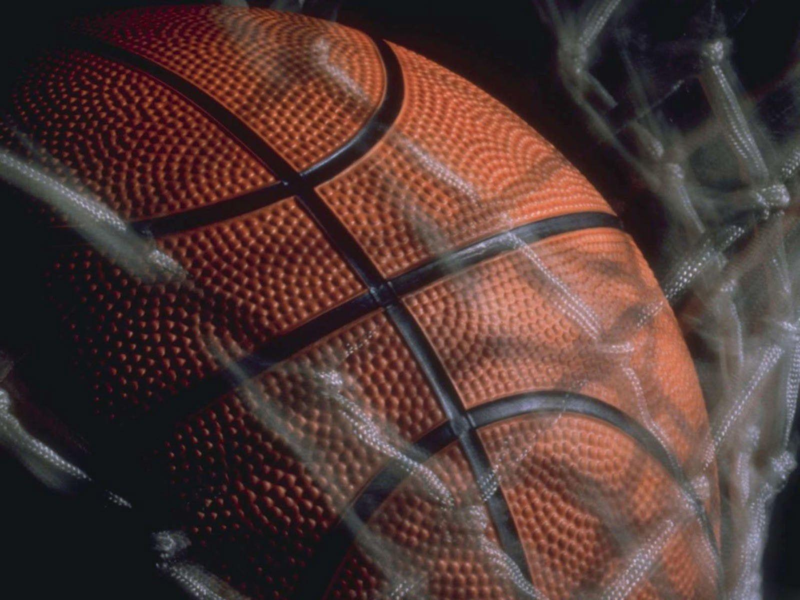 Desktop Wallpaper · Gallery · Sports · Shooting a basketball
