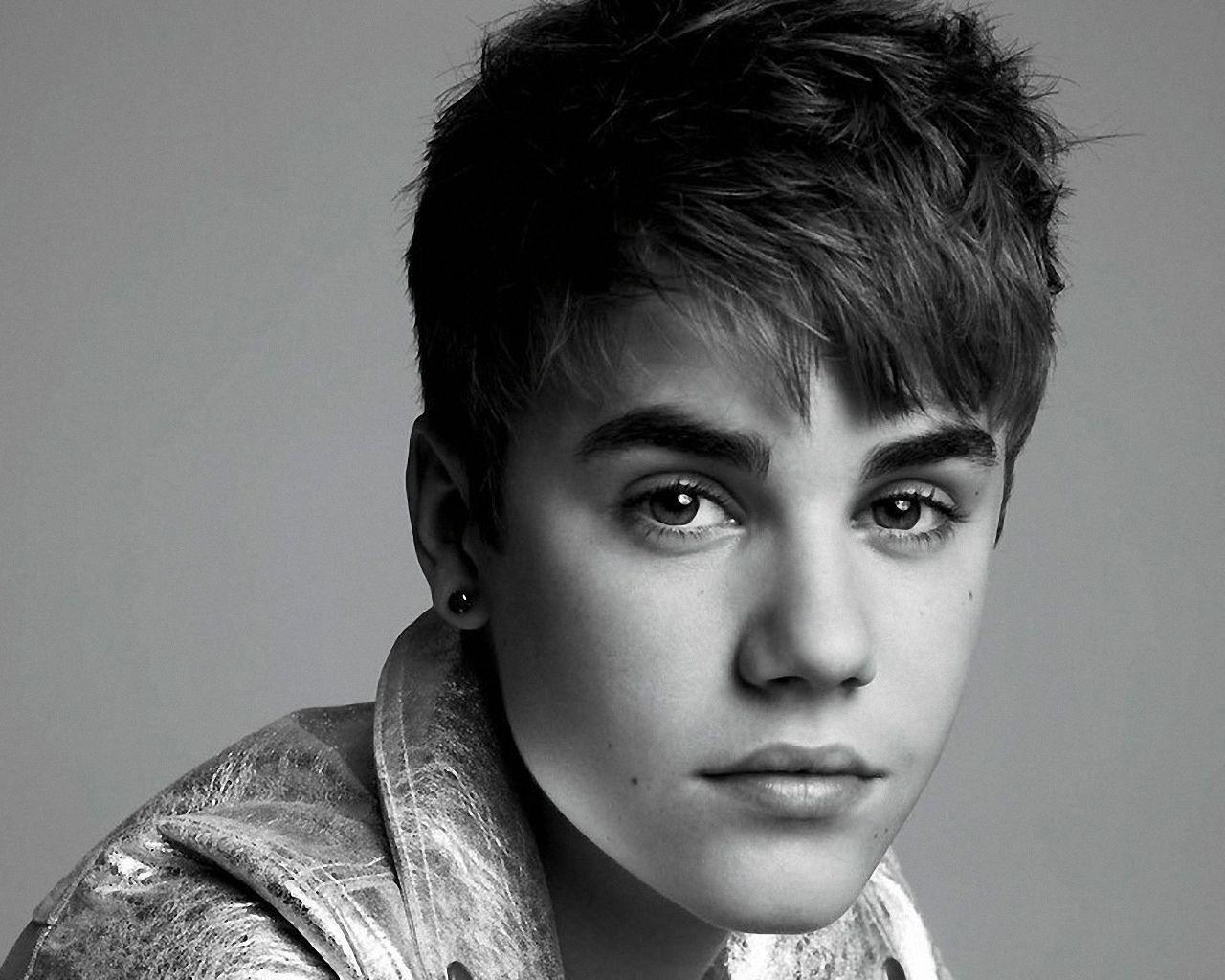 image For > Justin Bieber Tumblr Black And White Smiling