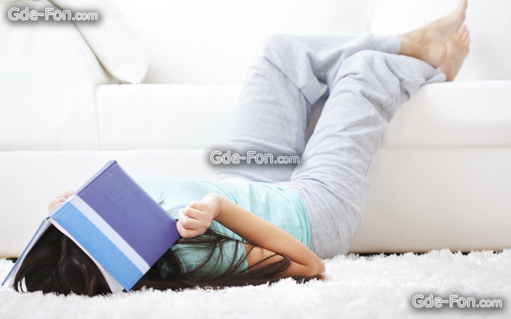 Download wallpaper girl, study, book, sofa free desktop wallpaper