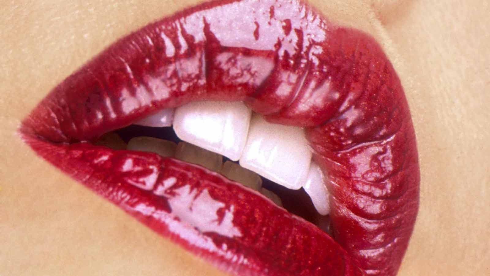 Red Lips Wallpaper 1600x900