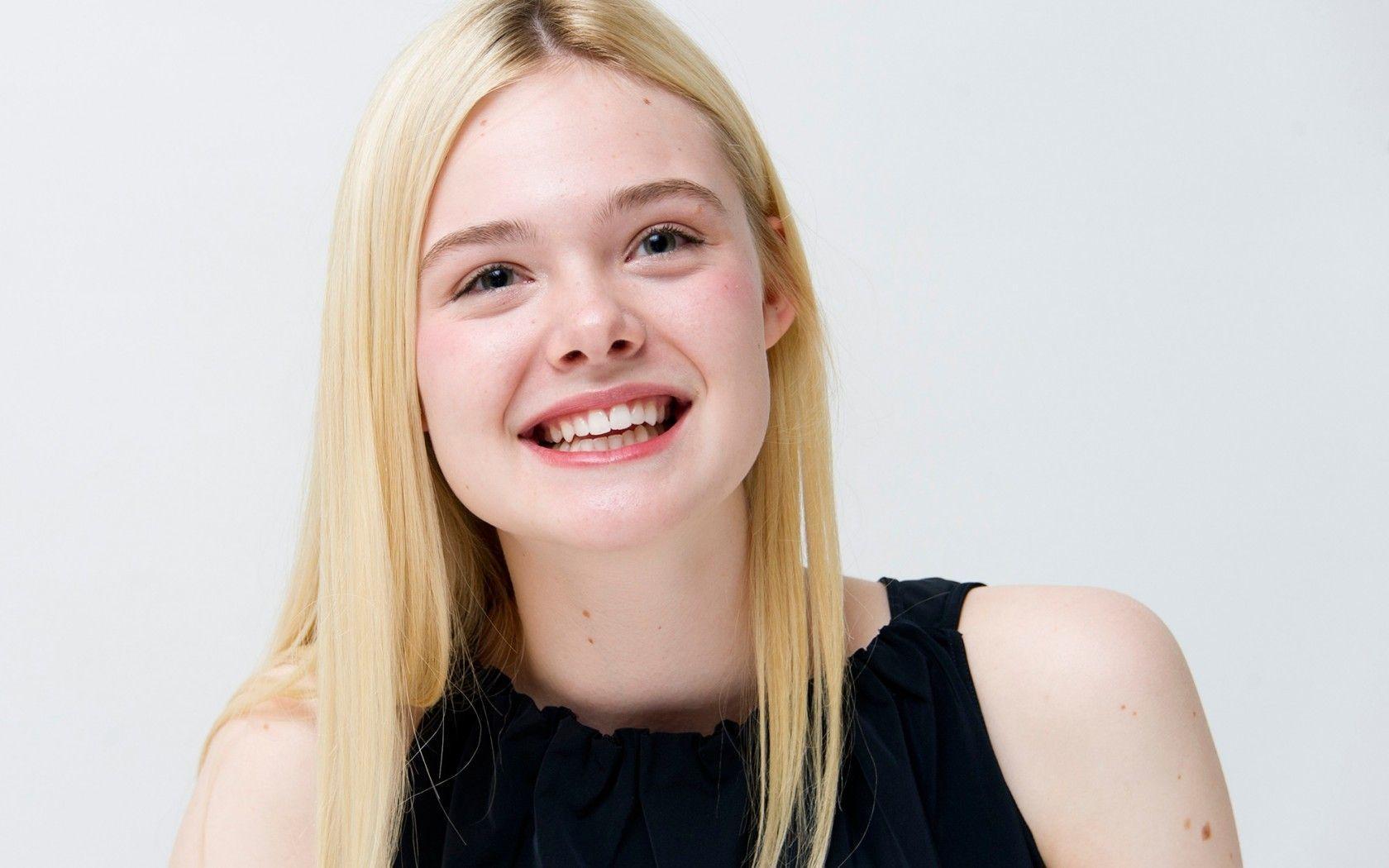 Elle Fanning Wallpapers - Wallpaper Cave