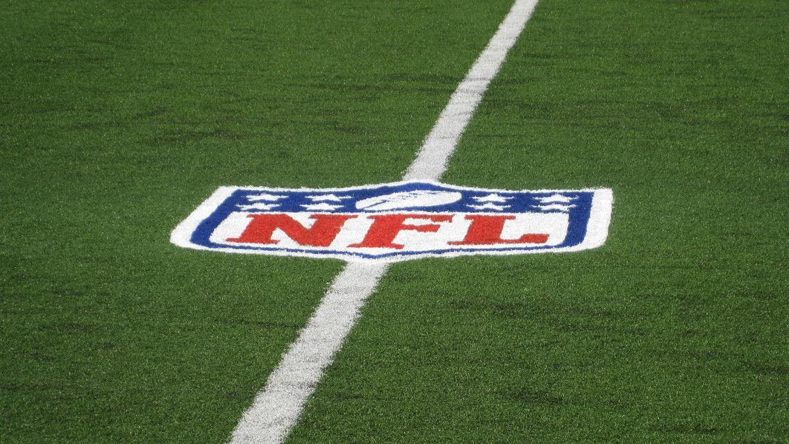 Free Download NFL Football HD Wallpaper for iPhone 5. Free HD