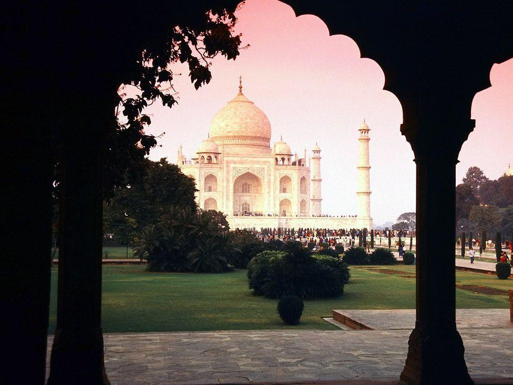 Taj Mahal India. Photo and Desktop Wallpaper