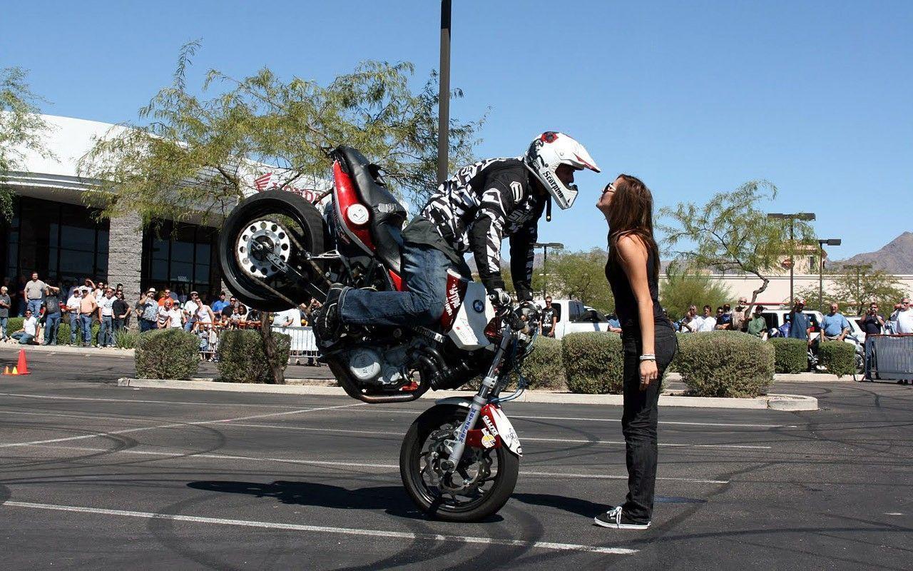 Download Motorbikes Stunt Wallpaper 1280x800