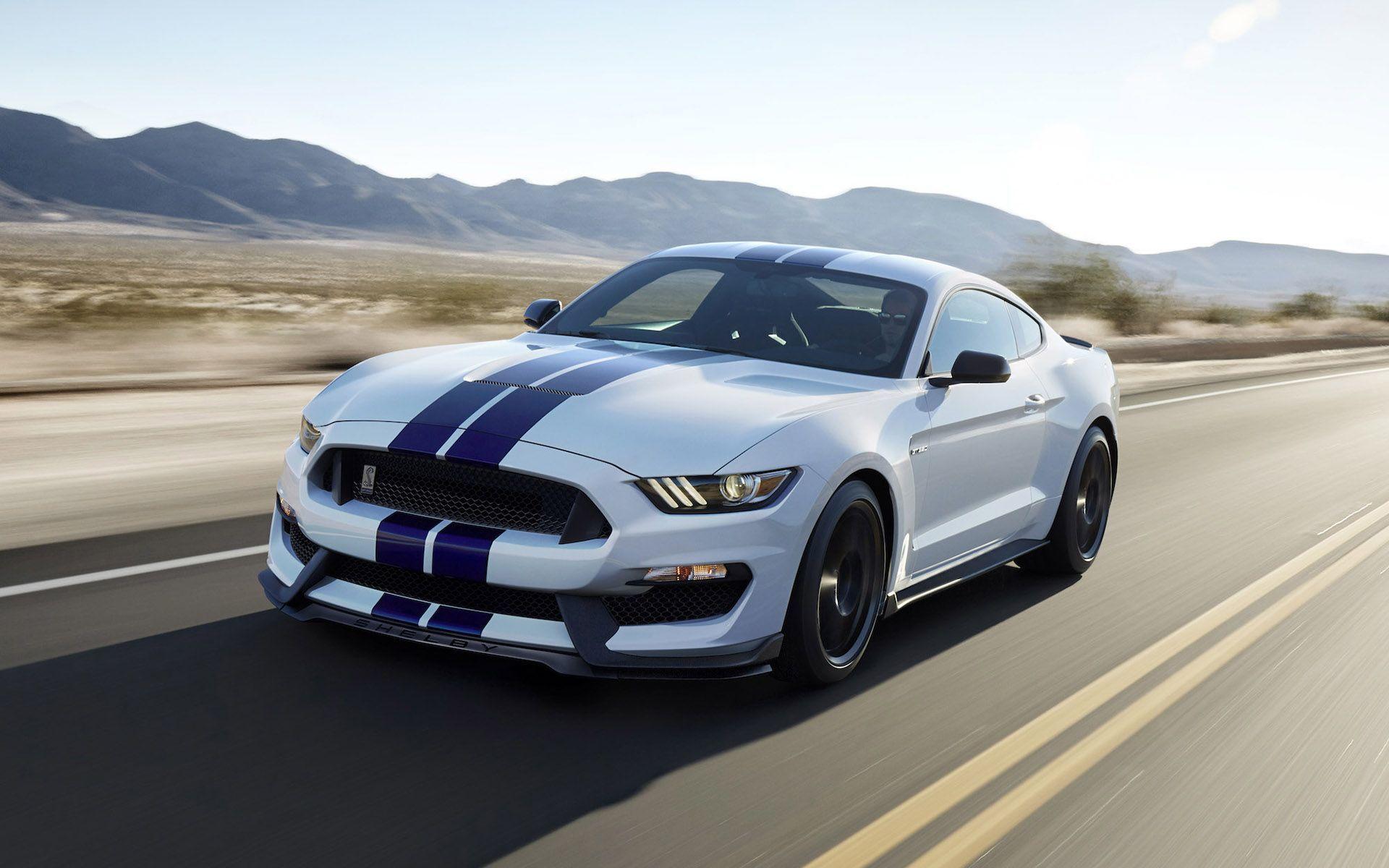 Ford Mustang Shelby GT350 · iBackgroundWallpaper