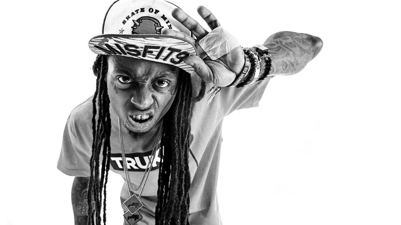 Lil Wayne&;s Tour Bus Was Shot Up In Atlanta