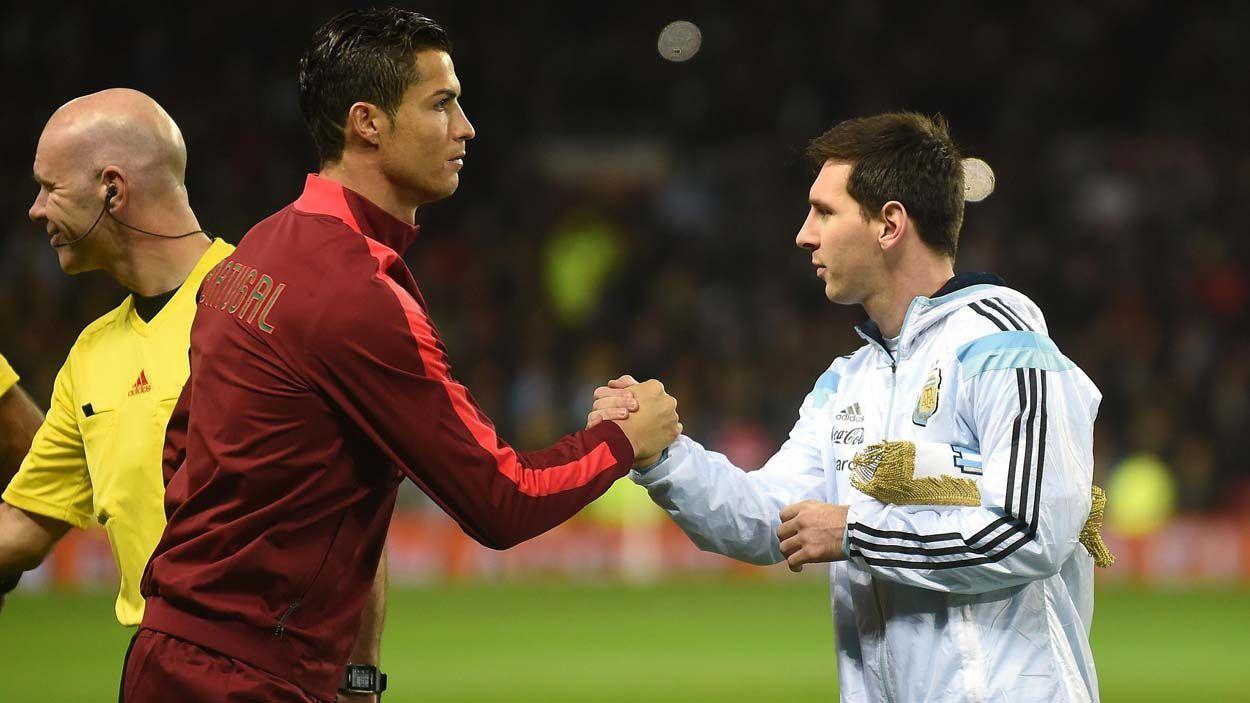Messi and Ronaldo greeted each other