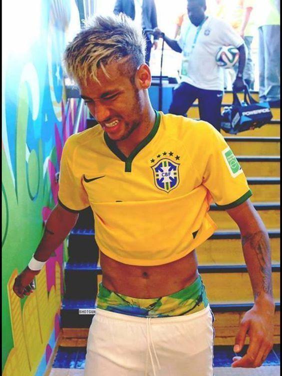 Hottt but neymar had a leg injury in this picc in brazil vs. chile